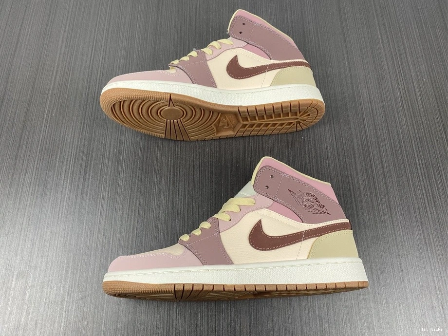 DO7440-821 Mid 1 Air Jordan 1112